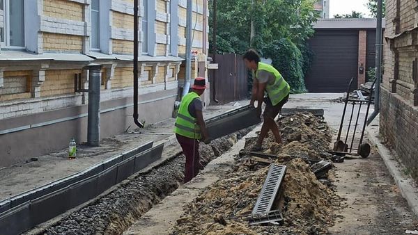По словам властей, проблема была в ливневке По словам властей, проблема была в ливневке