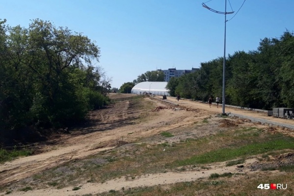 Благоустройство набережной в Кургане продолжается Благоустройство набережной в Кургане продолжается