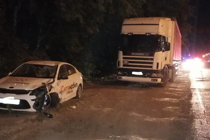 От полученных травм пешеход скончался на месте От полученных травм пешеход скончался на месте