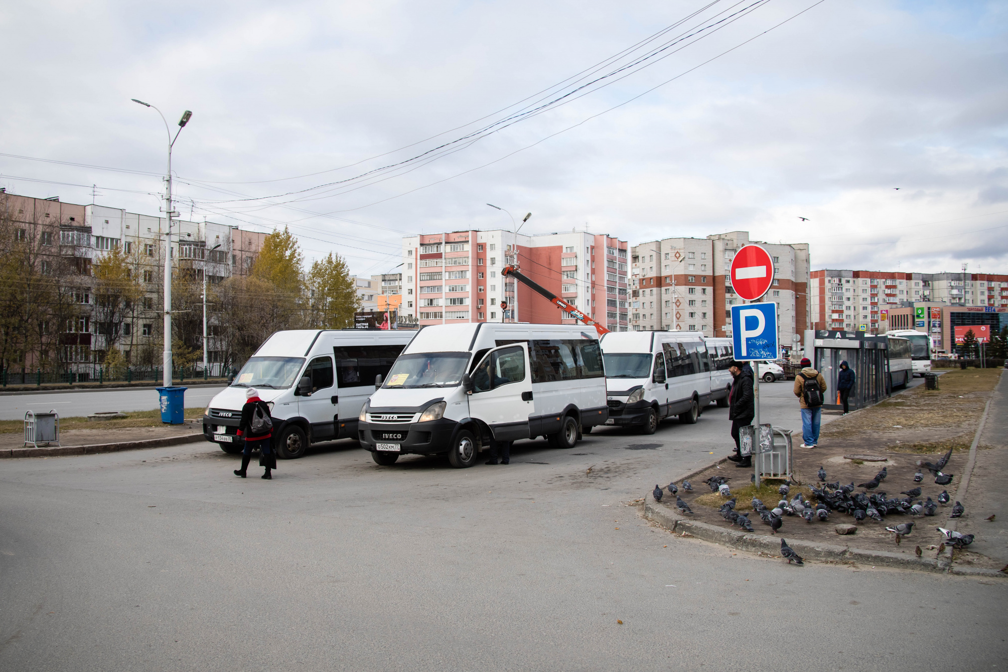 Теперь жители, отправляющиеся из Сургута в поселения района, могут ждать автобус в тепле