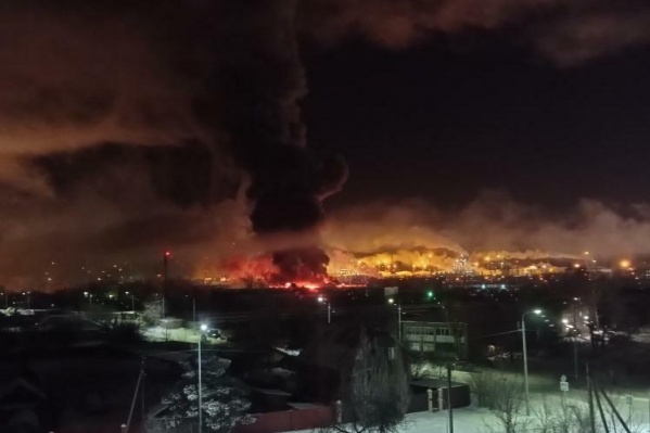Столб дыма было видно за километры Столб дыма было видно за километры