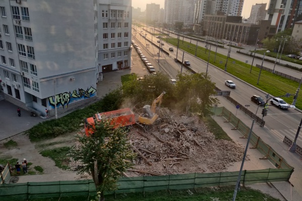 Прокуратура проведет проверку из-за сноса старинного дома в Екатеринбурге Прокуратура проведет проверку из-за сноса старинного дома в Екатеринбурге