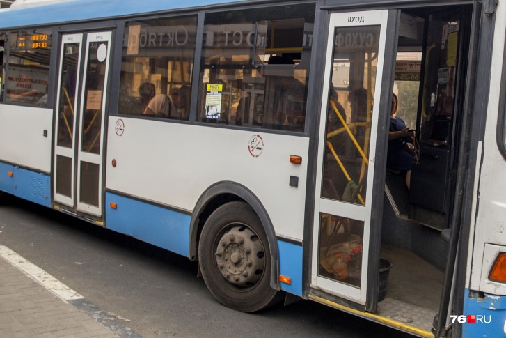 Девочка после наезда автобуса некоторое время была в сознании Девочка после наезда автобуса некоторое время была в сознании