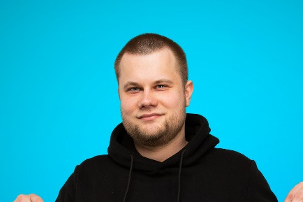 Никита Матонин работает врачом Никита Матонин работает врачом