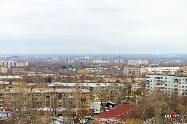 В городе много хрущевок и панелек В городе много хрущевок и панелек