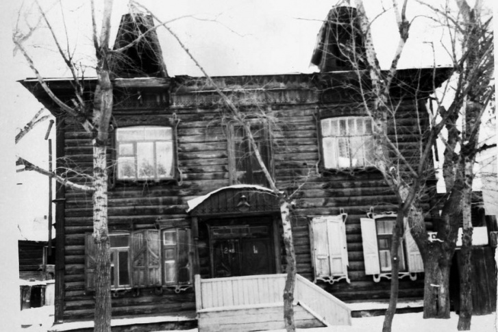 Старое фото здания Старое фото здания