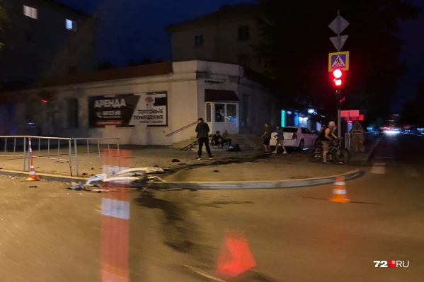 Медицинская помощь потребовалась женщине. Она, предварительно, и стала виновницей аварии Медицинская помощь потребовалась женщине. Она, предварительно, и стала виновницей аварии