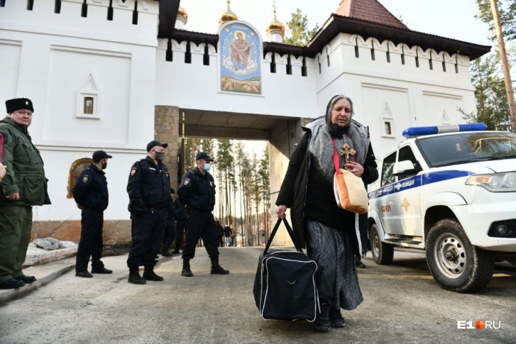 Епархия обещает всем монахиням и насельникам Среднеуральского монастыря помощь Епархия обещает всем монахиням и насельникам Среднеуральского монастыря помощь