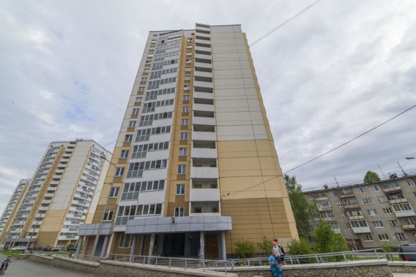 Жителям домов на Билимбаевской выставили такие счета, что на их погашение может не хватить месячной зарплаты Жителям домов на Билимбаевской выставили такие счета, что на их погашение может не хватить месячной зарплаты