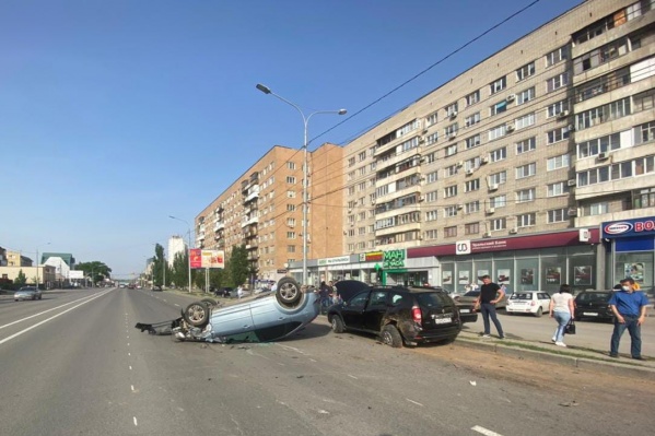 Авария произошла на 2-й Продольной Авария произошла на 2-й Продольной