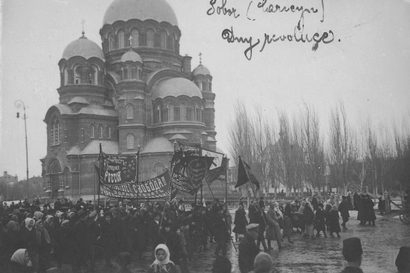 Гражданская война в Царицыне принесла смерть многим обывателям, не примкнувшим ни к белым, ни к красным Гражданская война в Царицыне принесла смерть многим обывателям, не примкнувшим ни к белым, ни к красным