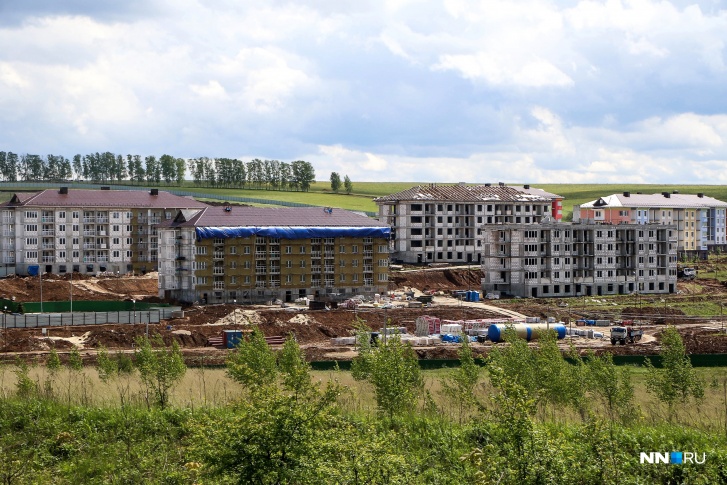 Строительство ЖК «Новинки Smart City» началось в <nobr class="_">2014 году</nobr> и ведется до сих пор Строительство ЖК «Новинки Smart City» началось в <nobr class="_">2014 году</nobr> и ведется до сих пор