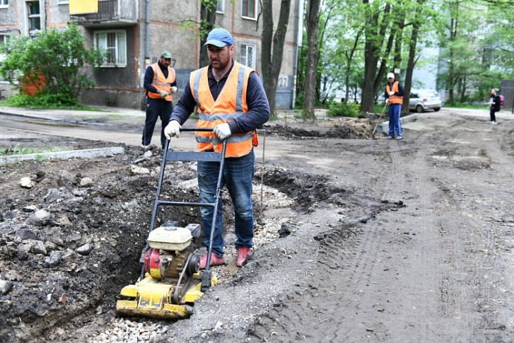 В Ярославле не всё гладко с благоустройством дворов В Ярославле не всё гладко с благоустройством дворов