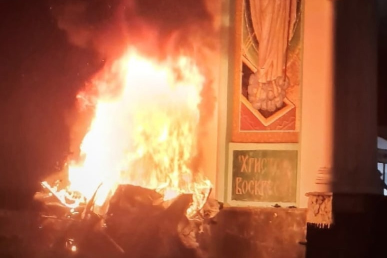 «Огонь и дым был заметен за километр». В Дзержинске мужчина погиб после столкновения со стелой