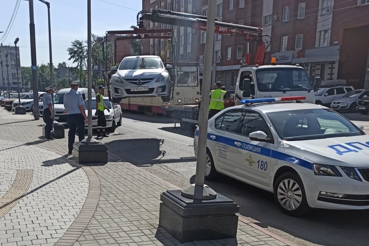 Эвакуация штрафных машин в Челябинске не сбавляет обороты Эвакуация штрафных машин в Челябинске не сбавляет обороты