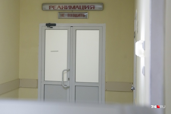 Закрытые двери и невозможность увидеть ребенка — боль родителей Закрытые двери и невозможность увидеть ребенка — боль родителей