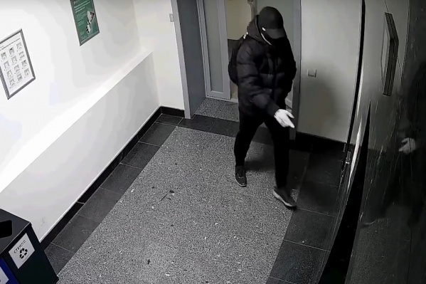 Ограбление готовили двое: охранник и руководитель службы безопасности торгового центра Ограбление готовили двое: охранник и руководитель службы безопасности торгового центра