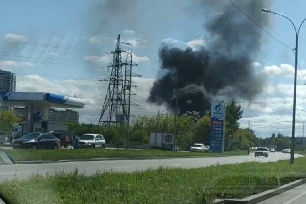 Дым был виден издалека Дым был виден издалека