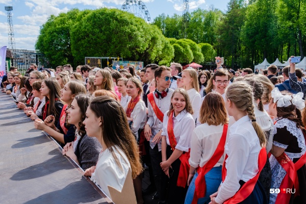 Последние звонки в этом году пройдут по новым правилам Последние звонки в этом году пройдут по новым правилам