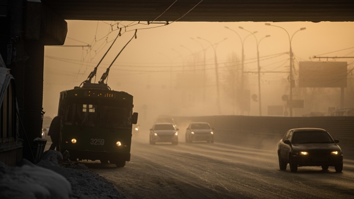 «Не рекомендуем выходить на улицу»: в Новосибирске качество воздуха ухудшилось до 9 баллов