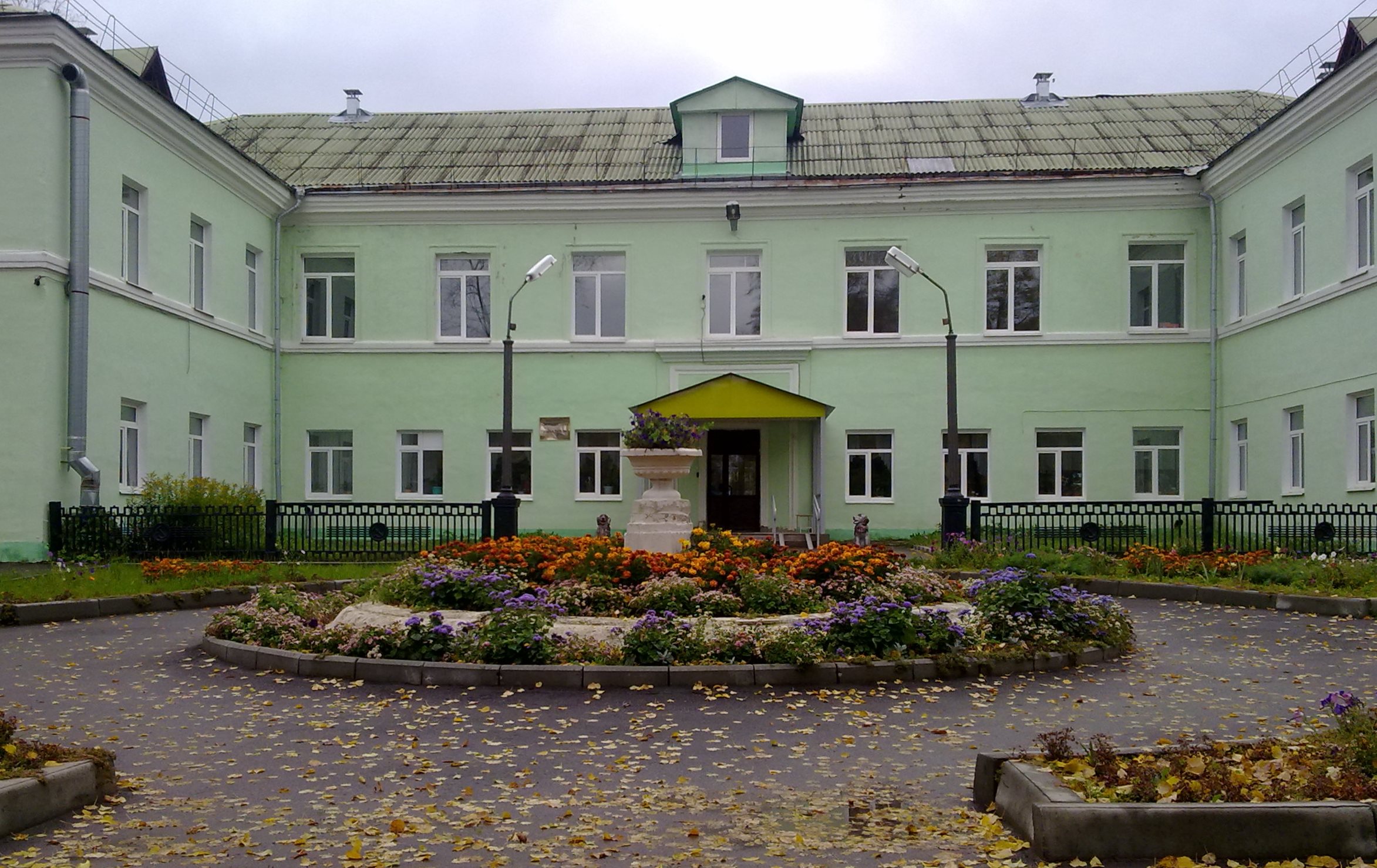 Такой школа была полтора года назад Такой школа была полтора года назад