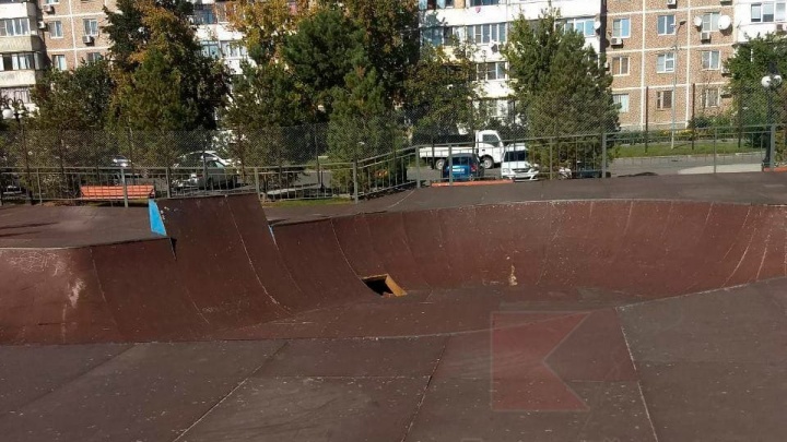 Ребенок разбил лоб в скейт-парке в Юбилейном микрорайоне Краснодара, и теперь площадку разберут