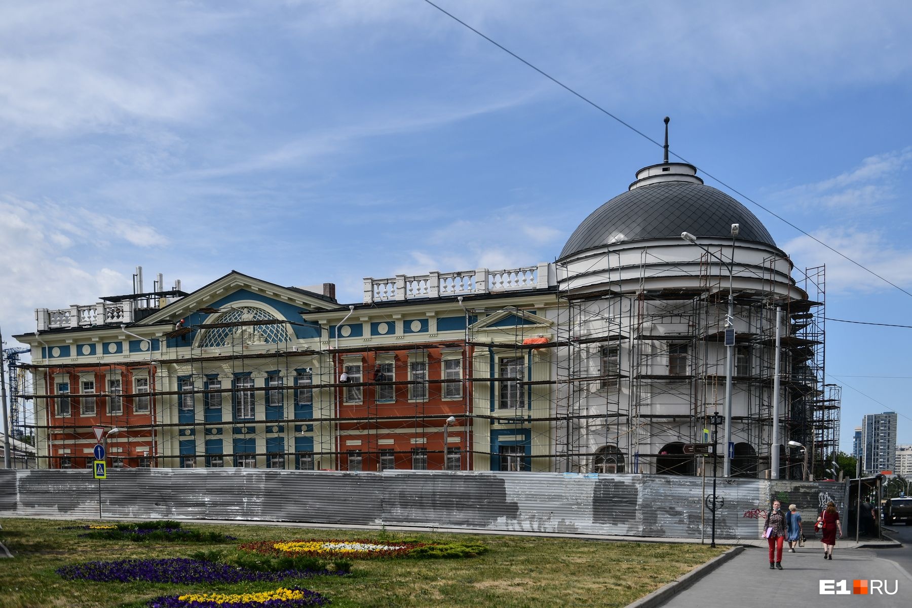 Как устроены легендарные «Сандуны»: первый репортаж со стройки гигантской бани в центре Екатеринбурга