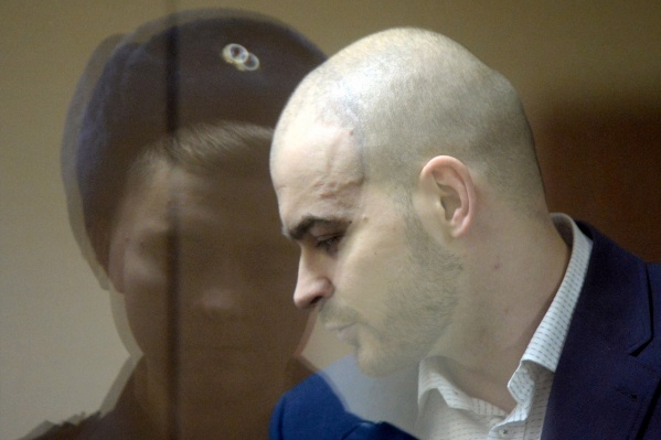 Тесака признали виновным в возбуждении ненависти и вражды (статья <nobr class="_">282 УК</nobr>) из-за написанной им книги «Реструкт», которая попала в список экстремистских материалов Тесака признали виновным в возбуждении ненависти и вражды (статья <nobr class="_">282 УК</nobr>) из-за написанной им книги «Реструкт», которая попала в список экстремистских материалов