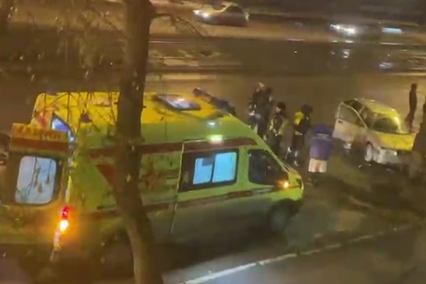 На место ДТП вызвали скорую На место ДТП вызвали скорую