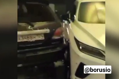 Водитель, вероятно, повредил и другие авто в салоне Водитель, вероятно, повредил и другие авто в салоне