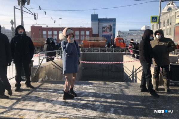 В метро сейчас нельзя зайти В метро сейчас нельзя зайти