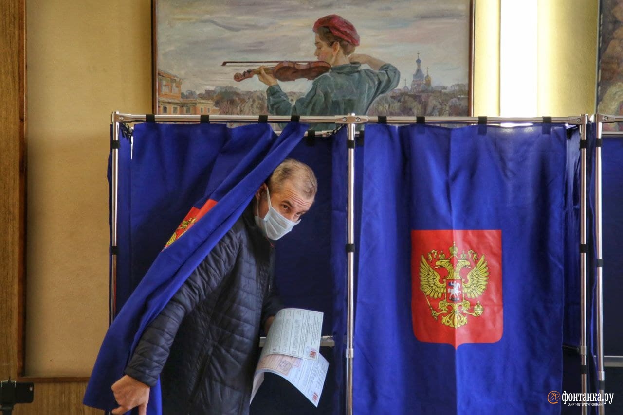 Пятница-мандатница. Как бюджетники Петербурга дошли до участков в первый день голосования