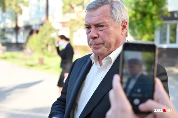 Губернатор считает, что пациенты обеспечены всем необходимым Губернатор считает, что пациенты обеспечены всем необходимым