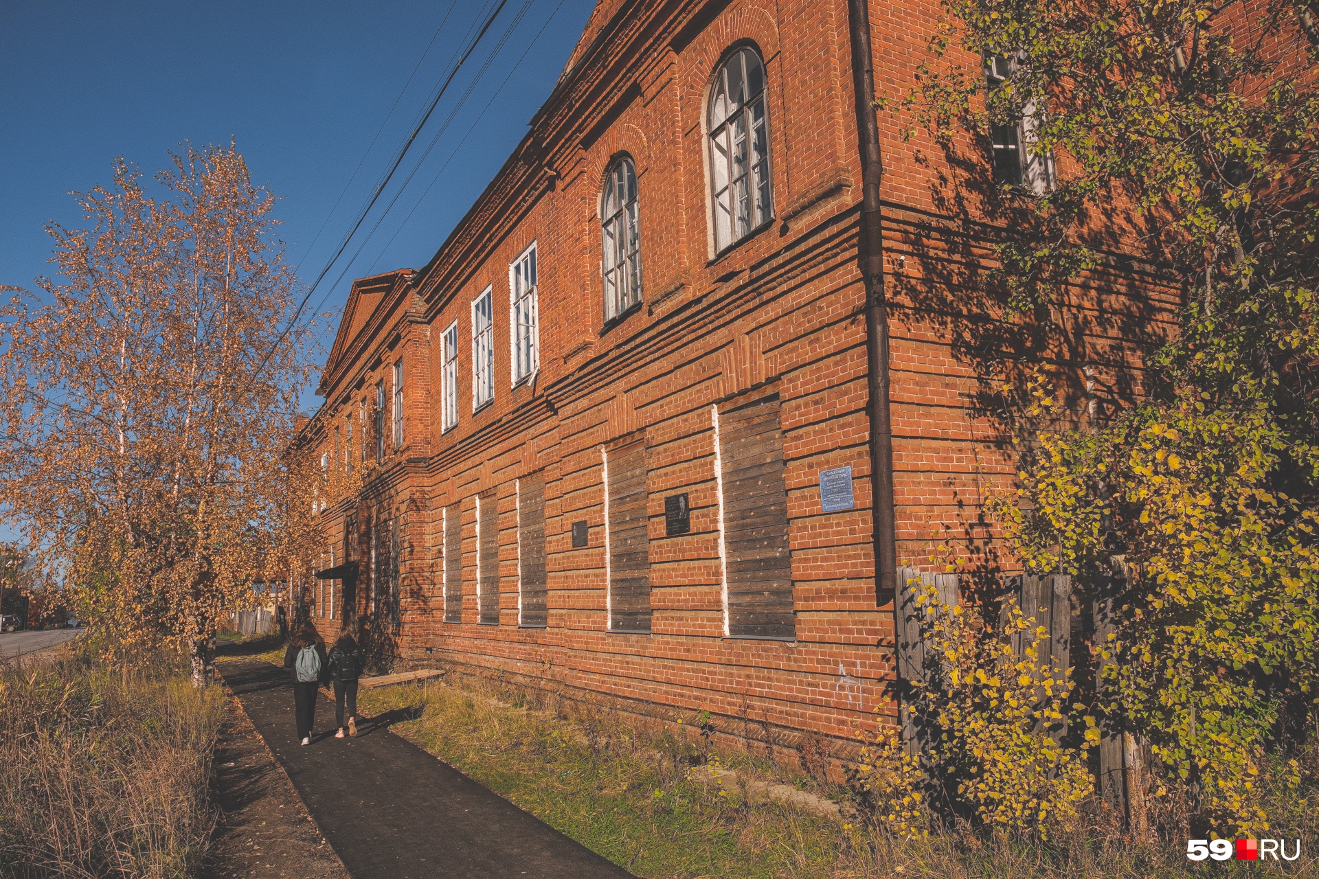 Больница, в которой находился в 1934 году арестованный за антисталинские стихи Осип Мандельштам. Он пытался выпрыгнуть из окна, но под окном оказалась клумба, что спасло ему жизнь Больница, в которой находился в 1934 году арестованный за антисталинские стихи Осип Мандельштам. Он пытался выпрыгнуть из окна, но под окном оказалась клумба, что спасло ему жизнь
