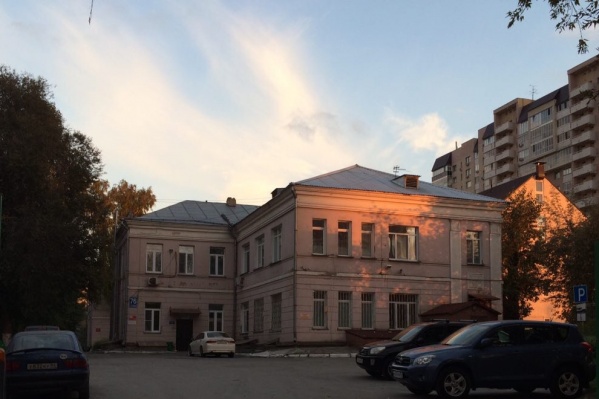 Сотрудники роддома предполагают, что на его месте уже планируют новую точечную застройку Сотрудники роддома предполагают, что на его месте уже планируют новую точечную застройку