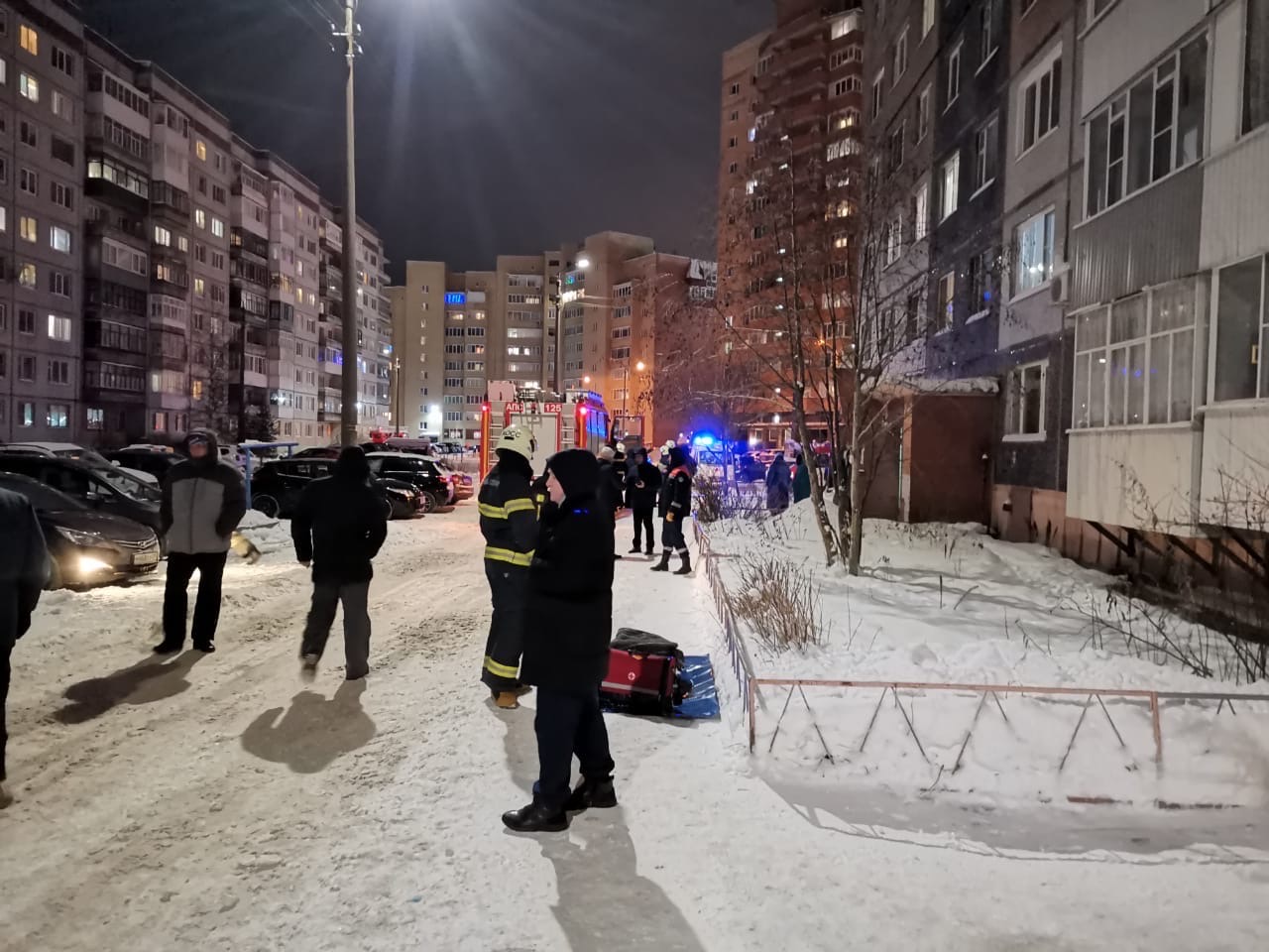 На месте работали все экстренные службы На месте работали все экстренные службы