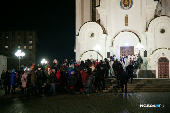 Судя по количеству планируемых автобусов, самый большой наплыв прихожан ожидают в храме Рождества Христова на правом берегу Судя по количеству планируемых автобусов, самый большой наплыв прихожан ожидают в храме Рождества Христова на правом берегу