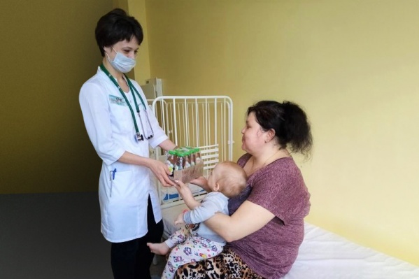 Соки и детское питание получили маленькие пациенты больниц города и области Соки и детское питание получили маленькие пациенты больниц города и области