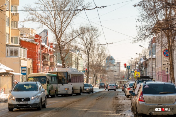 Типичная картина одной из центральных улиц города — Льва Толстого Типичная картина одной из центральных улиц города — Льва Толстого