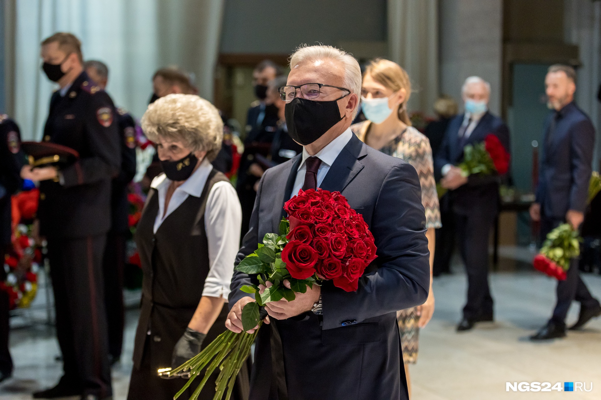 Глава края Александр Усс пришел во второй половине церемонии и произнес речь Глава края Александр Усс пришел во второй половине церемонии и произнес речь