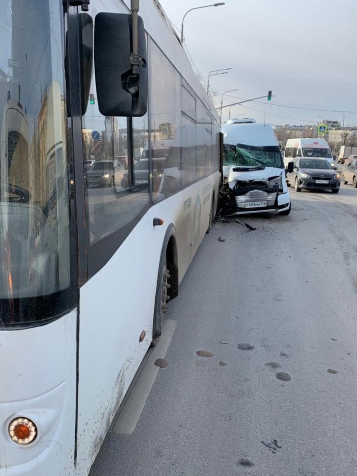 Опубликованы кадры жесткого ДТП в Волгограде 