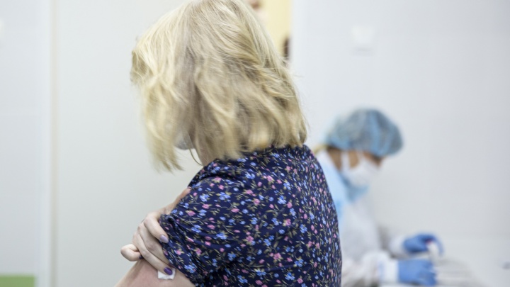 Медленная вакцинация: за полгода в Ярославской области от коронавируса привили меньше 10% населения