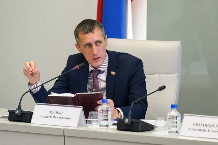 Алексей Кулеш с 2005 по 2016 годы был городским депутатом в Железногорске, а с 2016 года стал краевым депутатом Алексей Кулеш с 2005 по 2016 годы был городским депутатом в Железногорске, а с 2016 года стал краевым депутатом