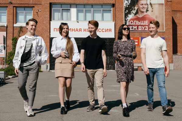 Более 1000 абитуриентов будут учиться бесплатно в Челябинске по программам среднего профессионального образования, бакалавриата, специалитета, магистратуры и аспирантуры Более 1000 абитуриентов будут учиться бесплатно в Челябинске по программам среднего профессионального образования, бакалавриата, специалитета, магистратуры и аспирантуры