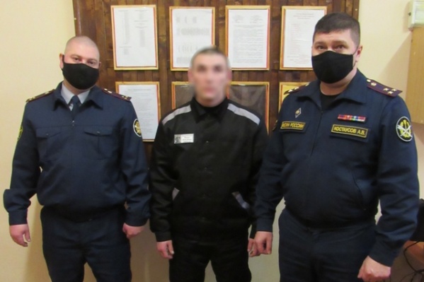 Ключи и документы мужчина получит при освобождении Ключи и документы мужчина получит при освобождении