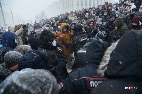 Акцию не согласовывали с администрацией города, полиция предупреждала, что будет незамедлительно пресекать попытки провести массовое мероприятие Акцию не согласовывали с администрацией города, полиция предупреждала, что будет незамедлительно пресекать попытки провести массовое мероприятие