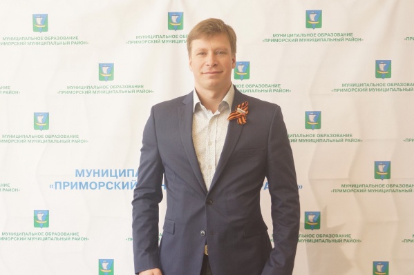 Пост главы Вельского района Дорофеев занимал <nobr class="_">с 2018 года</nobr> Пост главы Вельского района Дорофеев занимал <nobr class="_">с 2018 года</nobr>
