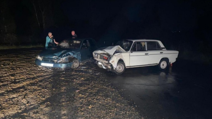 На Кубани пьяный мужчина посадил в «шестерку» троих детей, выехал на встречку и врезался в другой автомобиль