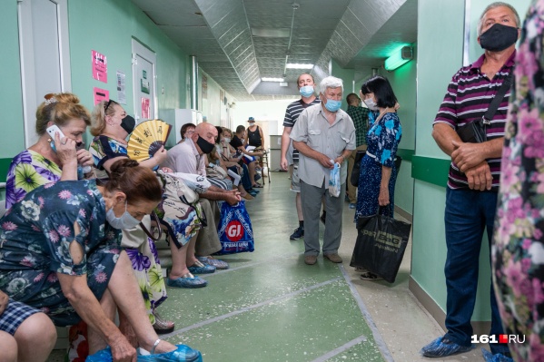 В июле вакцинация стала обязательной для сотен тысяч дончан В июле вакцинация стала обязательной для сотен тысяч дончан