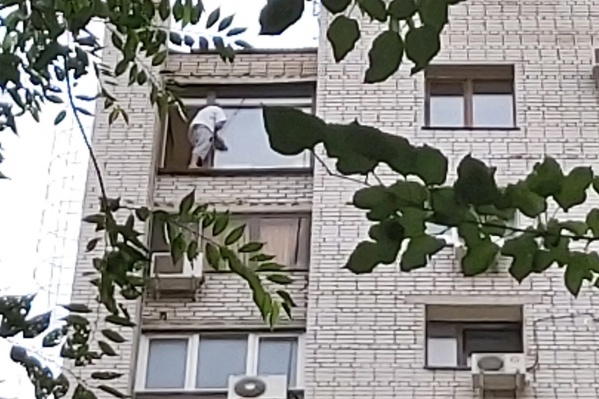 Спасательная операция проходит на улице Бакинской Спасательная операция проходит на улице Бакинской